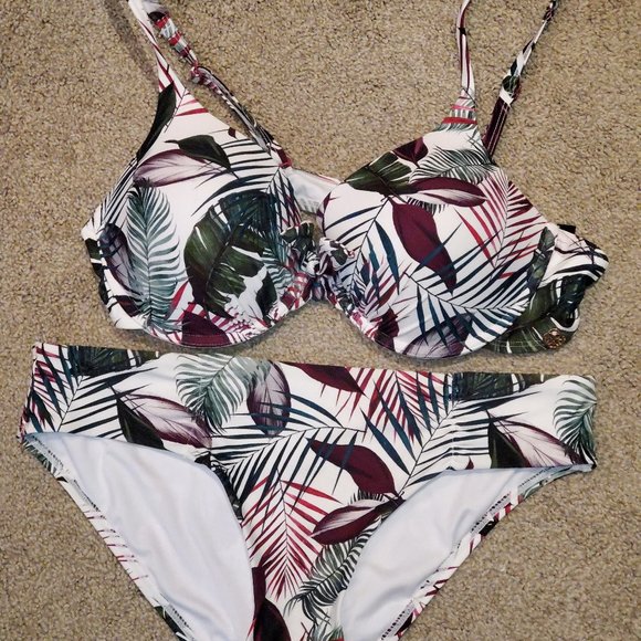 Turquoise Couture Jungle Leaves Bikini Top - Picture 1 of 1